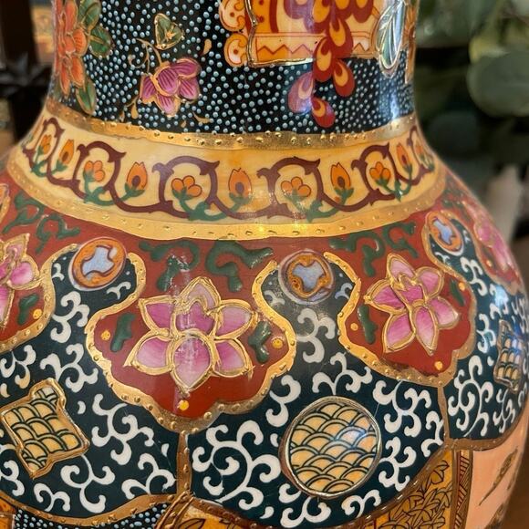 Magnificent Satsuma  Japanese ornate vase Geisha scenery 24” giant STUNNING - Picture 3 of 13